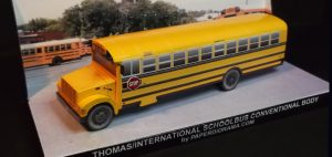 Schoolbus paper model